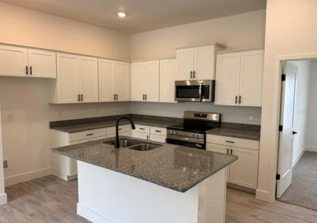 Photo 3 of Single family home for sale at 2206 Nw 23rd Loop, Ocala, FL 34475 | MLS# OM728321 | Listing updated on 2026-09-22