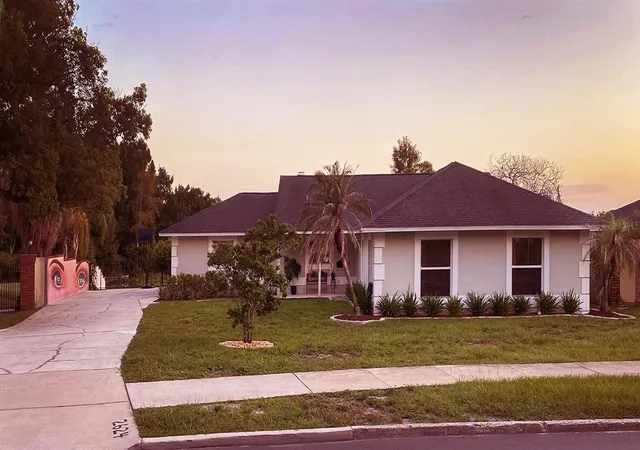 Photo 2 of Single family home for sale at 2624 Tuscarora Trl, Maitland, FL 32751 | MLS# O6424397 | Listing updated on 2026-10-09