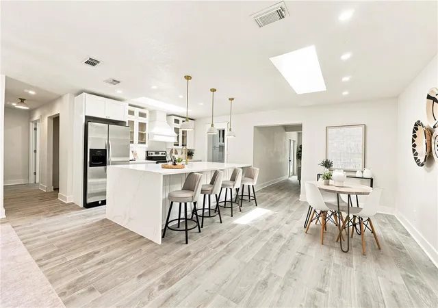 Photo 2 of Single family home for sale at 724 Monmouth Way, Winter Park, FL 32792 | MLS# O6424409 | Listing updated on 2026-09-08
