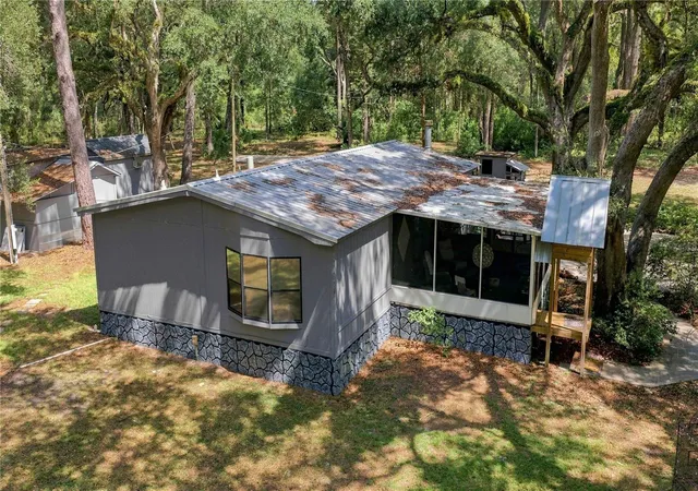 Photo 2 of Manufactured home for sale at 7850 Ne 178th Terrace, Williston, FL 32696 | MLS# OM728323 | Listing updated on 2026-09-02