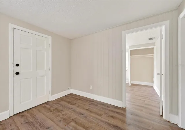 Listing Photo 3 - Condo for sale in building located at 1016 Atkins Pl, ORLANDO, FL 32804