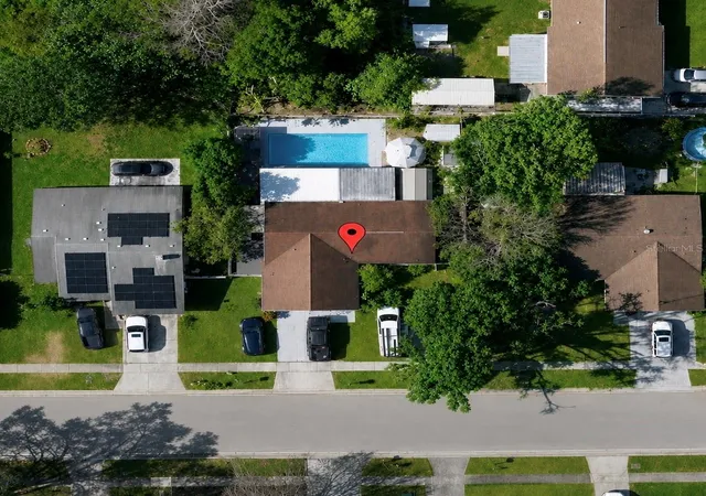 2nd image of 1341 Foxwood Dr, Lutz, FL 33549 | MLS# TB8528444