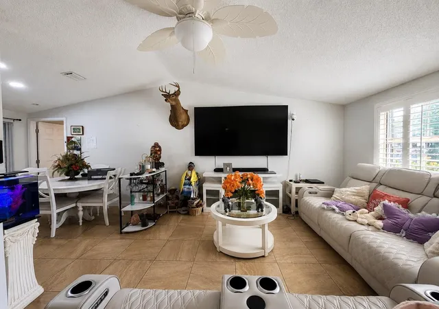 3rd image of 1341 Foxwood Dr, Lutz, FL 33549 | MLS# TB8528444