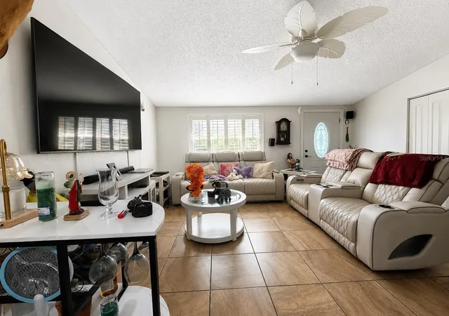 4th image of 1341 Foxwood Dr, Lutz, FL 33549 | MLS# TB8528444