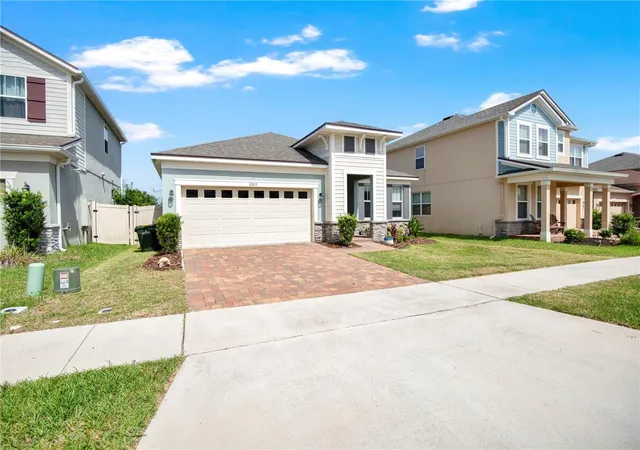 3rd image of 2203 Garden Belle Dr, Clermont, FL 34711 | MLS# O6424433