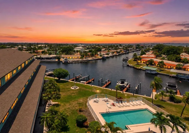 2nd image of 9604 Cortez Rd W, BRADENTON, FL 34210