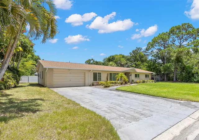 Photo 3 of Single family home for sale at 2391 66th Terrace S, Saint Petersburg, FL 33712 | MLS# TB8528452 | Listing updated on 2026-09-25