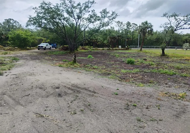 5th image of 5905 Cleveland Dr, Punta Gorda, FL 33982 | MLS# S5153573