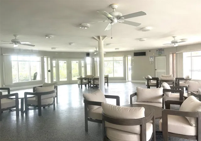 Listing Photo 2 - Condo for sale in building located at 4520 Overlook Dr Ne, ST PETERSBURG, FL 33703 - Unit #132