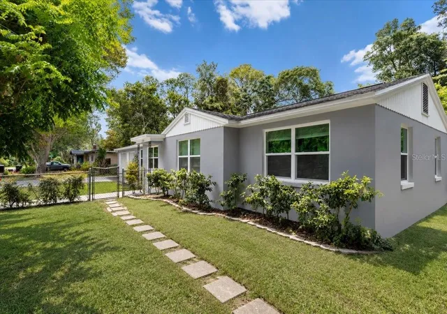 2nd image of 1116 Nw 32nd Ave, Gainesville, FL 32609 | MLS# GC541899