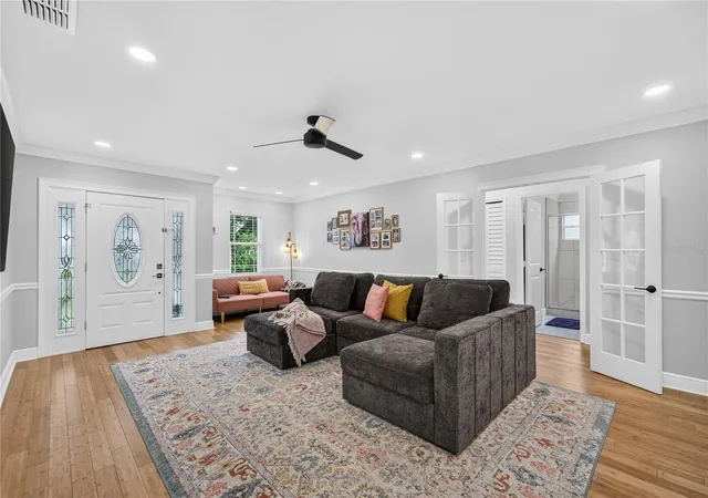 Photo 3 of Single family home for sale at 2028 Illinois St, Orlando, FL 32803 | MLS# A4699741 | Listing updated on 2026-10-28