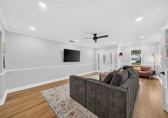 Photo 4 of Single family home for sale at 2028 Illinois St, Orlando, FL 32803 | MLS# A4699741 | Listing updated on 2026-10-28