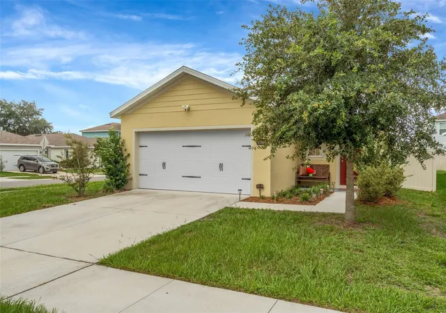Photo 2 of Single family home for sale at 35088 Jomar Ave, Zephyrhills, FL 33541 | MLS# TB8528481 | Listing updated on 2026-10-10