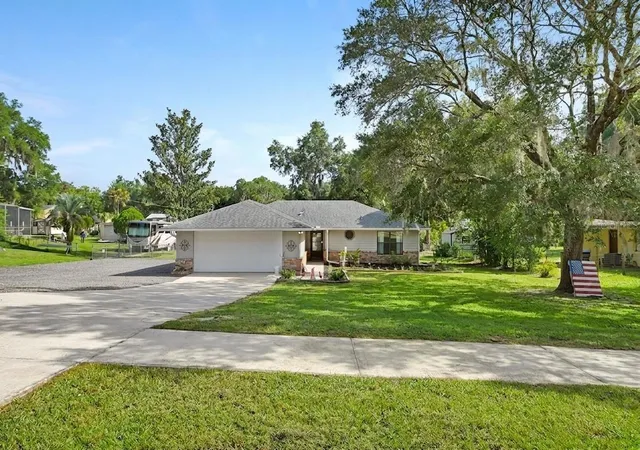 2nd image of 235 W Retta St, De Leon Springs, FL 32130 | MLS# V4950167