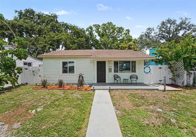 Photo 1 of Single family home for sale at 3719 39th Street N, Saint Petersburg, FL 33713 | MLS# TB8528485 | Listing updated on 2026-10-15