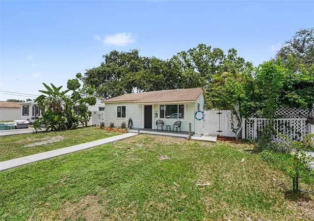 Photo 2 of Single family home for sale at 3719 39th Street N, Saint Petersburg, FL 33713 | MLS# TB8528485 | Listing updated on 2026-10-15