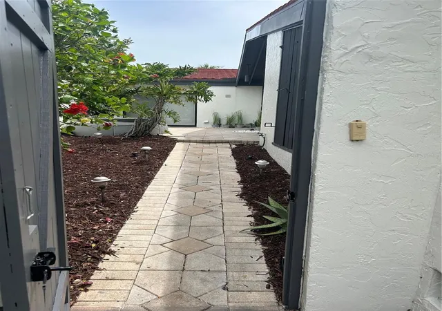 5th image of 780 Sarabay Rd #16, Osprey, FL 34229 | MLS# TB8528486