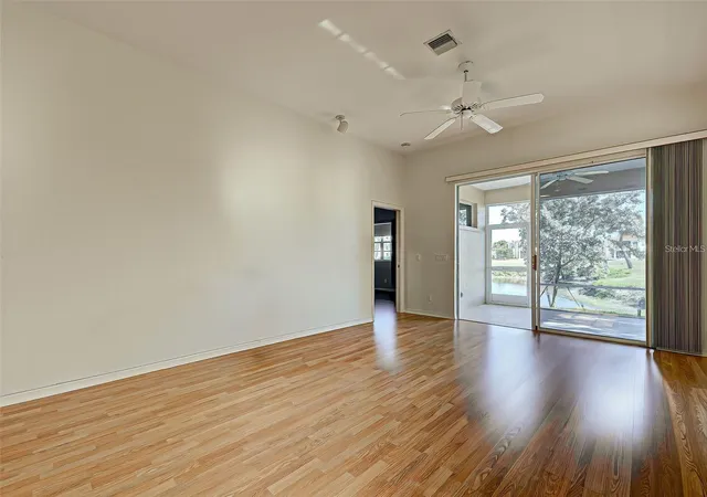 Listing Photo 3 - Condo for sale in building located at 1275 Berkshire Cir, VENICE, FL 34292