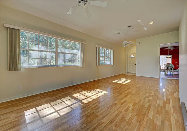 Listing Photo 4 - Condo for sale in building located at 1275 Berkshire Cir, VENICE, FL 34292
