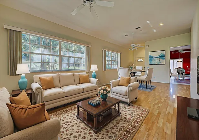 Listing Photo 5 - Condo for sale in building located at 1275 Berkshire Cir, VENICE, FL 34292