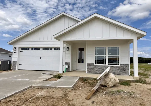 Photo 1 of Single family home for sale at 122 Sw 212th Drive, Newberry, FL 32669 | MLS# GC541900 | Listing updated on 2026-09-22