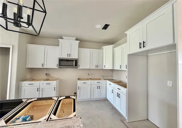 Photo 3 of Single family home for sale at 122 Sw 212th Drive, Newberry, FL 32669 | MLS# GC541900 | Listing updated on 2026-09-22
