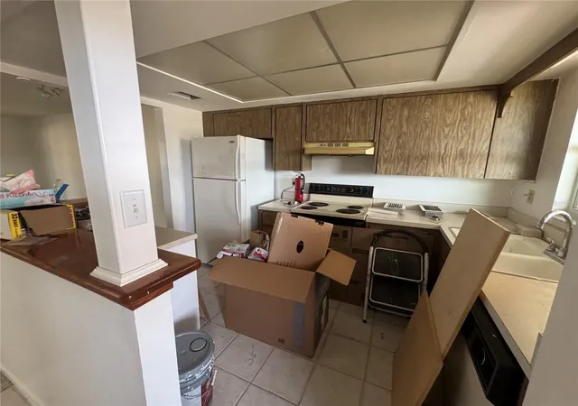 5th image of 652 Park Cir, Bradenton, FL 34207 | MLS# A4699751