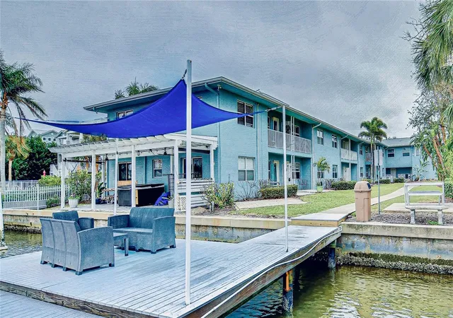 4th image of 300 Venetian Dr #2, Clearwater, FL 33755 | MLS# TB8528499