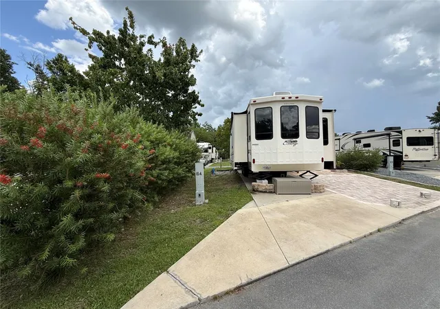 3rd image of 2856 Ne 104Th Ave, Silver Springs, FL 34488 | MLS# O6424469