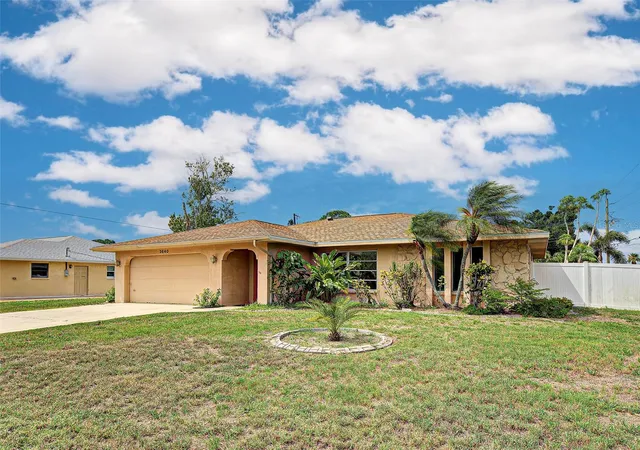Photo 2 of Single family home for sale at 3640 Sterling Rd, Venice, FL 34293 | MLS# N6145005 | Listing updated on 2026-08-19