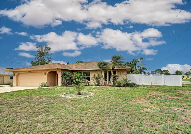 Photo 3 of Single family home for sale at 3640 Sterling Rd, Venice, FL 34293 | MLS# N6145005 | Listing updated on 2026-08-19
