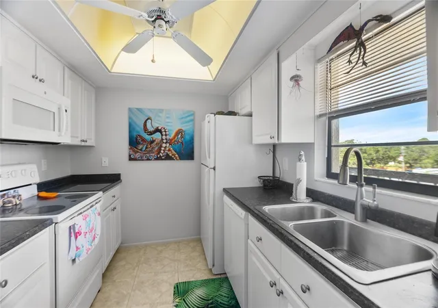 3rd image of 9860 62Nd Ter N #1047, Saint Petersburg, FL 33708 | MLS# O6424474
