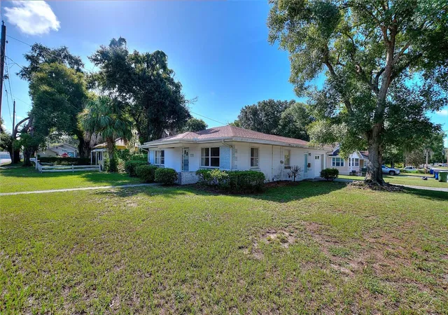 Photo 2 of Single family home for sale at 708 Avenue E Ne, Winter Haven, FL 33881 | MLS# L4963449 | Listing updated on 2026-09-14