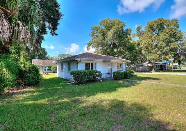 Photo 3 of Single family home for sale at 708 Avenue E Ne, Winter Haven, FL 33881 | MLS# L4963449 | Listing updated on 2026-09-14