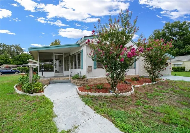 2nd image of 3221 Se 39th Ave, Ocala, FL 34480 | MLS# OM728333