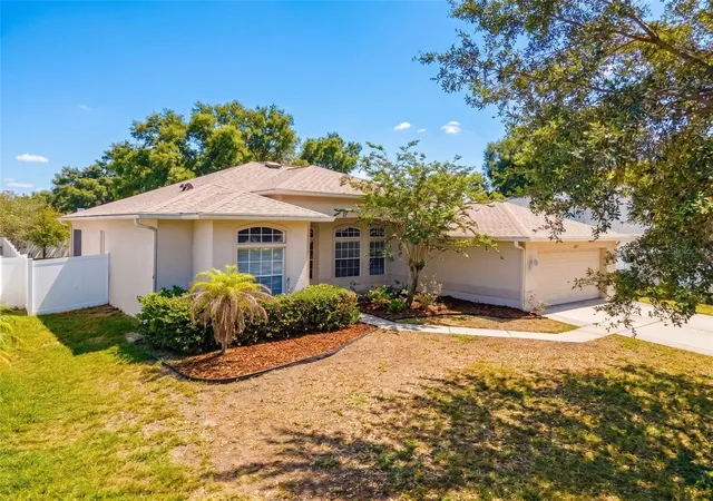3rd image of 2021 Rutherford Dr, Dover, FL 33527 | MLS# W7887573