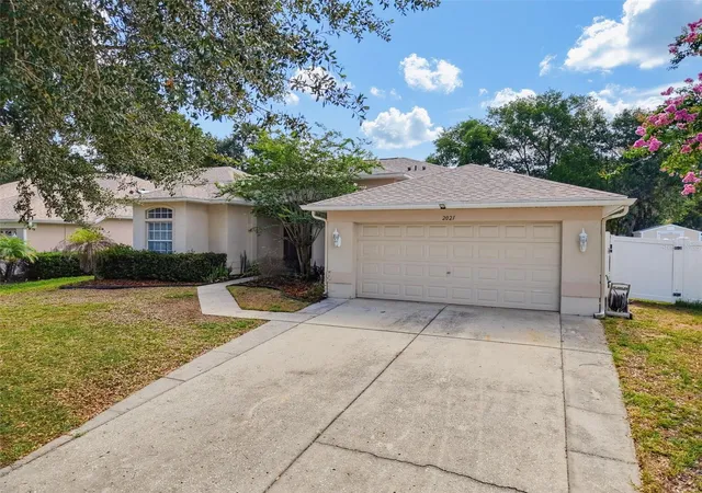 4th image of 2021 Rutherford Dr, Dover, FL 33527 | MLS# W7887573