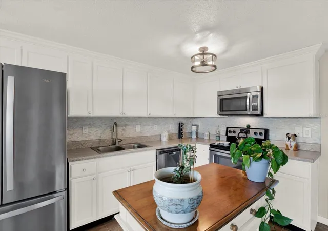 Photo 2 of Single family home for sale at 5642 Dove Dr, New Port Richey, FL 34652 | MLS# TB8528512 | Listing updated on 2026-09-01
