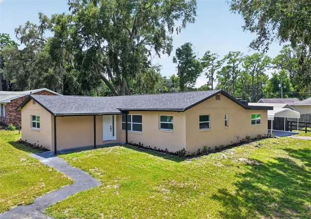 1st image of 708 Cindy Ave, Fruitland Park, FL 34731 | MLS# G5114989