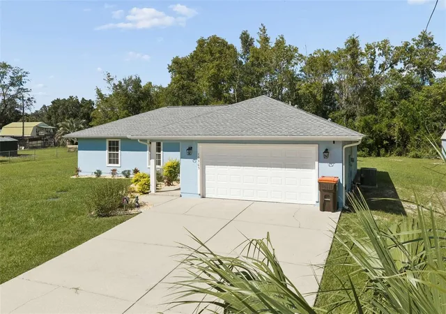 Photo 2 of Single family home for sale at 10365 SE 148th Street, Summerfield, FL 34491 | MLS# OM728336 | Listing updated on 2026-10-27