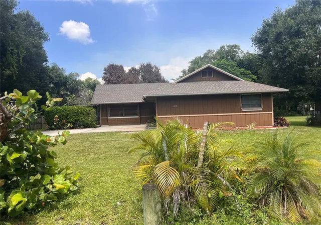 Photo 2 of Sale Pending at 2919 Nicholas Rd, Fort Pierce, FL 34982 | MLS# OM728338 | Listing updated on 2026-10-06