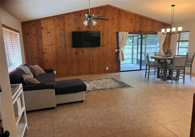 Photo 3 of Sale Pending at 2919 Nicholas Rd, Fort Pierce, FL 34982 | MLS# OM728338 | Listing updated on 2026-10-06
