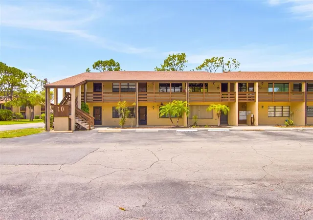 2nd image of 10 Quails Run Blvd #8, Englewood, FL 34223 | MLS# TB8528533
