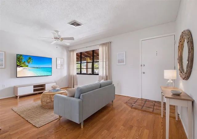 5th image of 10 Quails Run Blvd #8, Englewood, FL 34223 | MLS# TB8528533