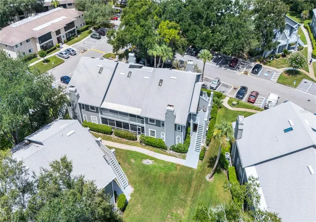 2nd image of 11942 Skylake Pl, Temple Terrace, FL 33617