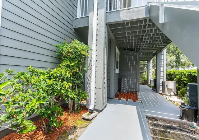 3rd image of 11942 Skylake Pl #C, Temple Terrace, FL 33617 | MLS# TB8528535