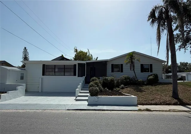 4th image of 3708 Holiday Lake Dr, Holiday, FL 34691 | MLS# S5153585