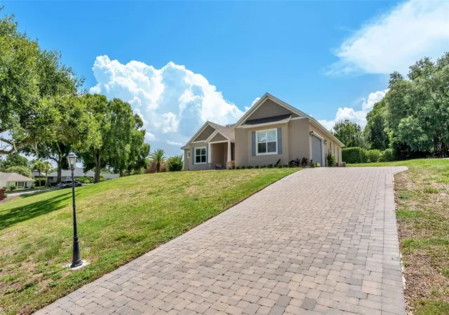 4th image of 5701 Crestview Dr, Lady Lake, FL 32159 | MLS# P4939293