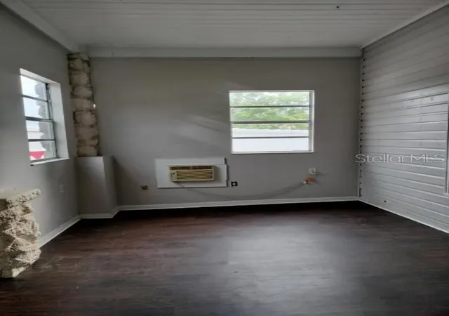 2nd image of 103 E Ward Ave, Eustis, FL 32726 | MLS# G5115026