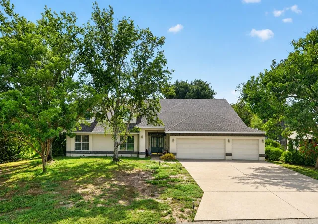 Homes for sale in Fort Meade, FL | 421 Willow Oak Ct, Fort Meade, FL 33841 | MLS# N6145008